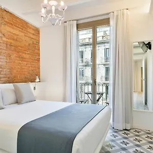 uma-suites-sagrada-familia.topbarcelonahotels.com/
